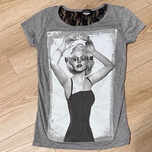 Rue21 Gray 'Queen Bee' Graphic Short Sleeve Tee